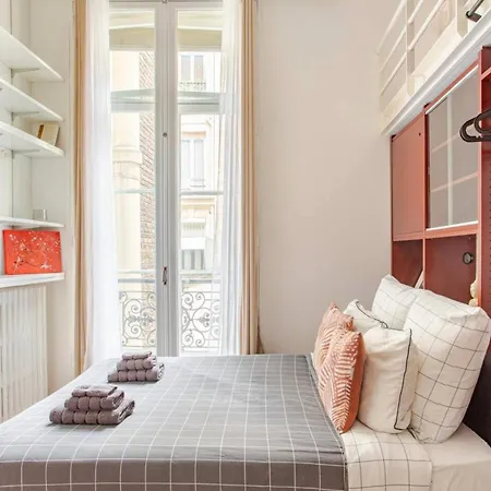 Chic Parisian Flat-3
